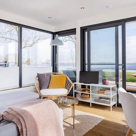 Welcome In - Houseboat Agua Dolce Met Tuin, Paviljoenwei 4, Sneek - Offingawier エクステリア 写真