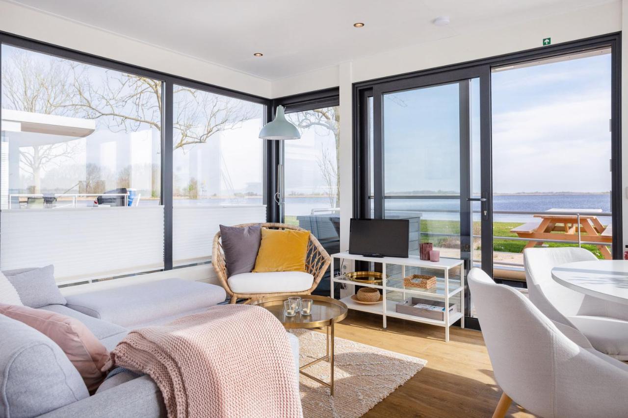 Welcome In - Houseboat Agua Dolce Met Tuin, Paviljoenwei 4, Sneek - Offingawier エクステリア 写真