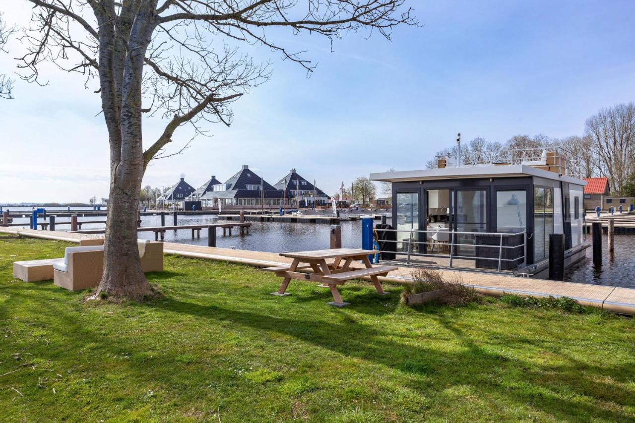 Welcome In - Houseboat Agua Dolce Met Tuin, Paviljoenwei 4, Sneek - Offingawier エクステリア 写真